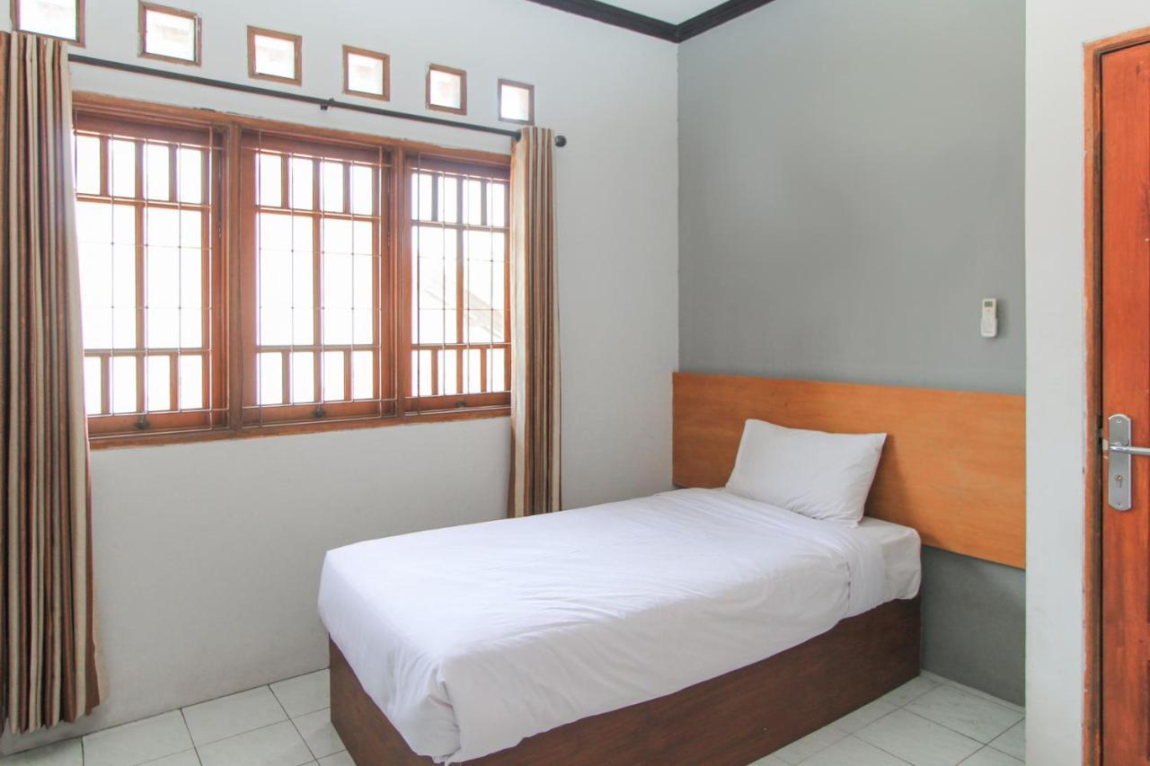 Santo Guest House Tropodo Brebek Buitenkant foto