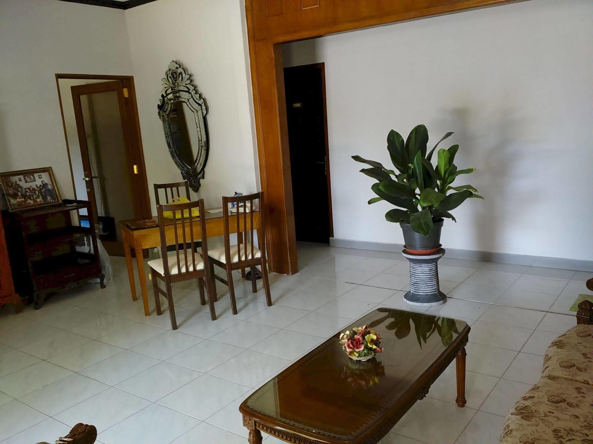 Santo Guest House Tropodo Brebek Buitenkant foto