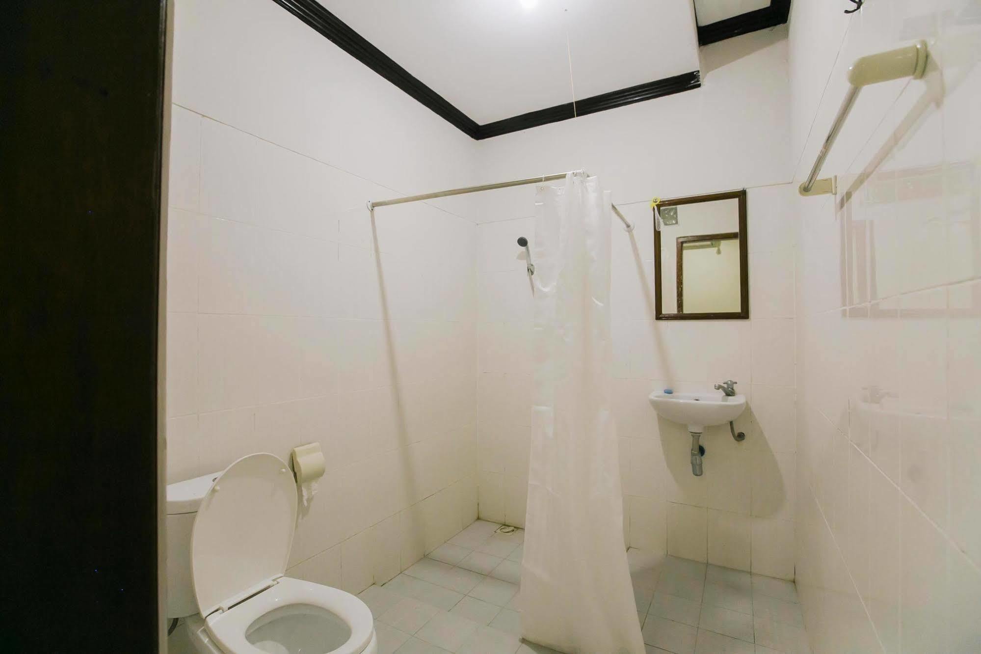 Santo Guest House Tropodo Brebek Buitenkant foto