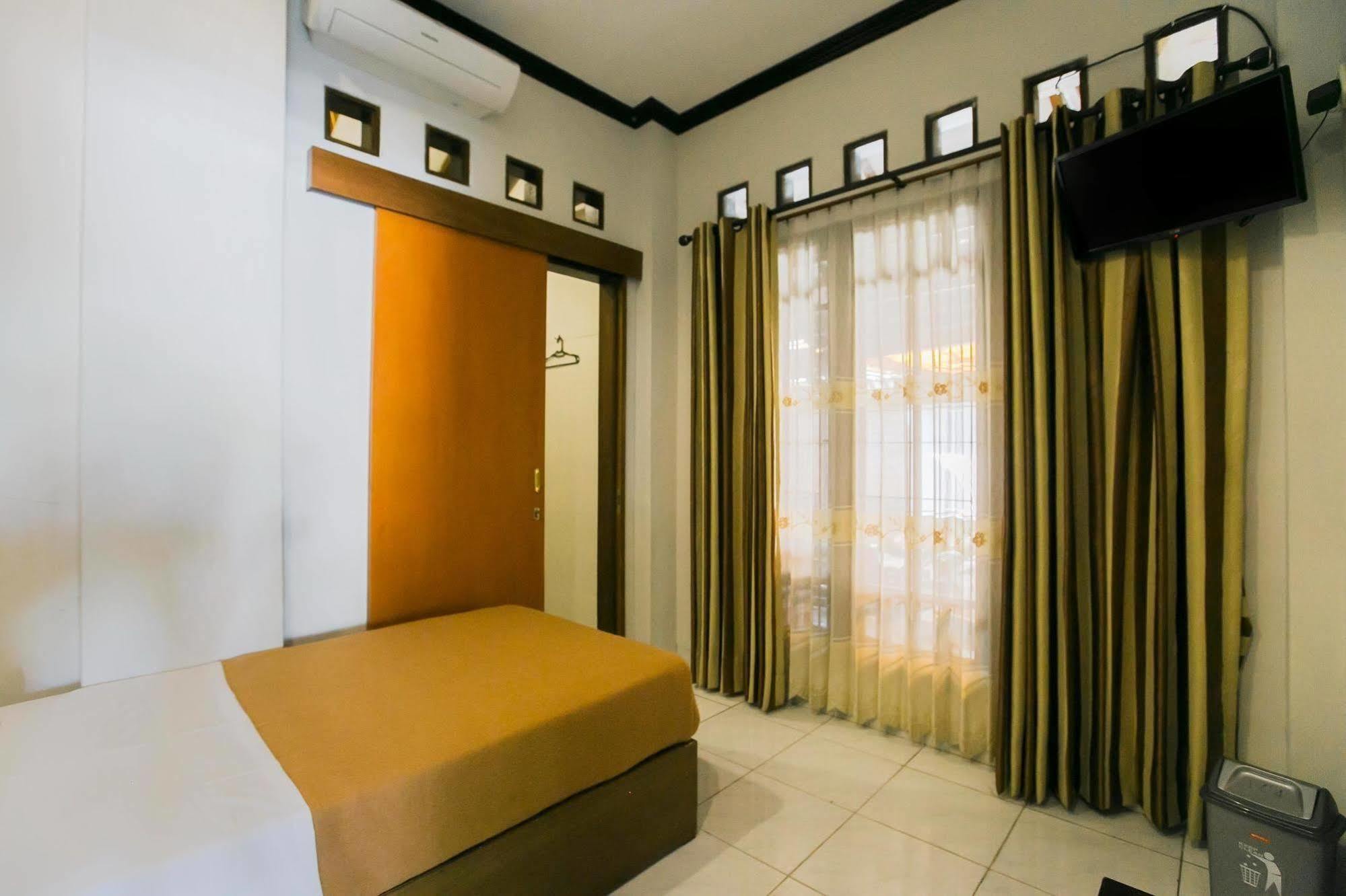 Santo Guest House Tropodo Brebek Buitenkant foto